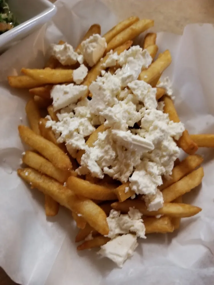 Fries Topped with Feta